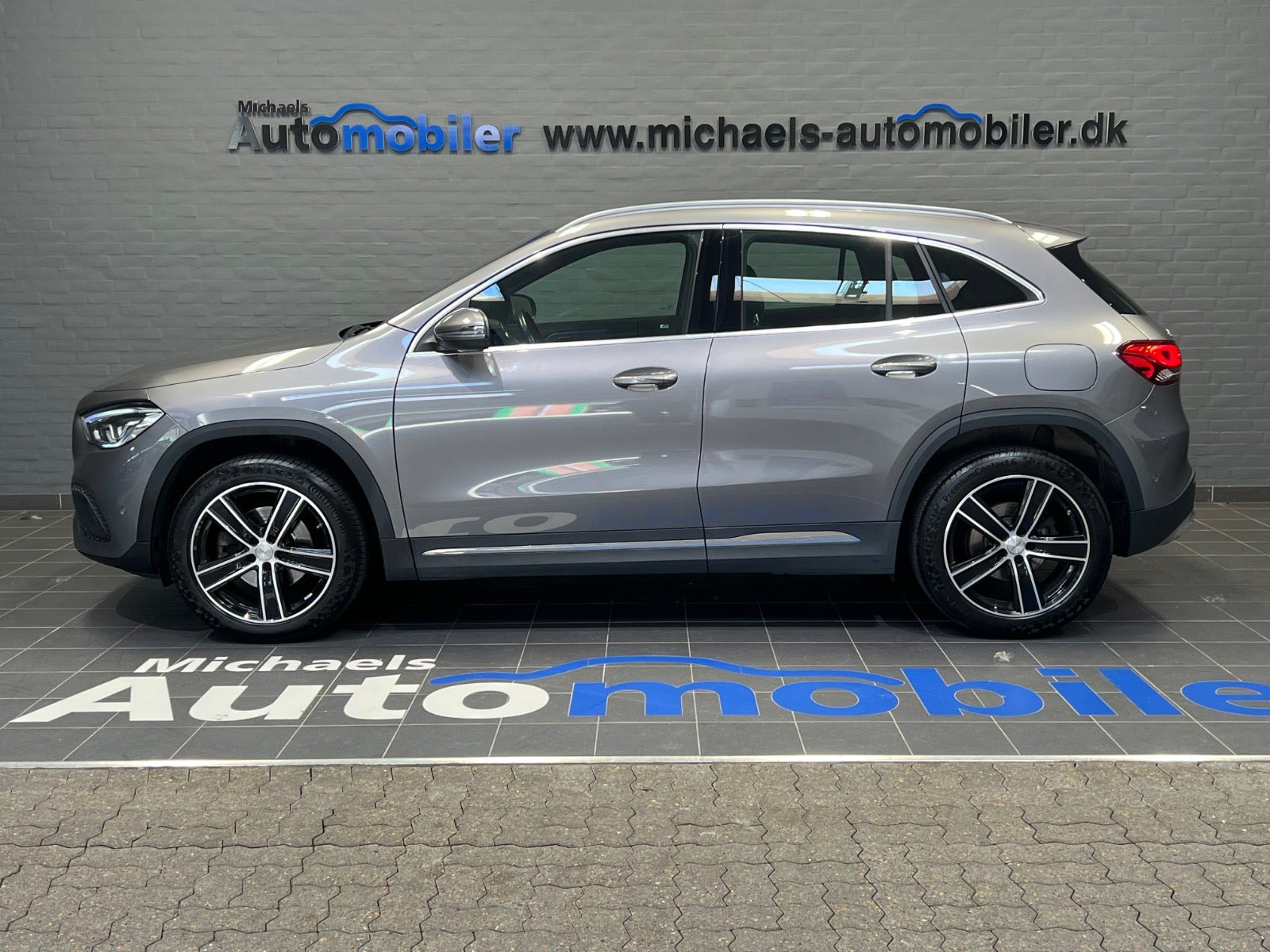 Grå Mercedes GLA200 d fra 2021