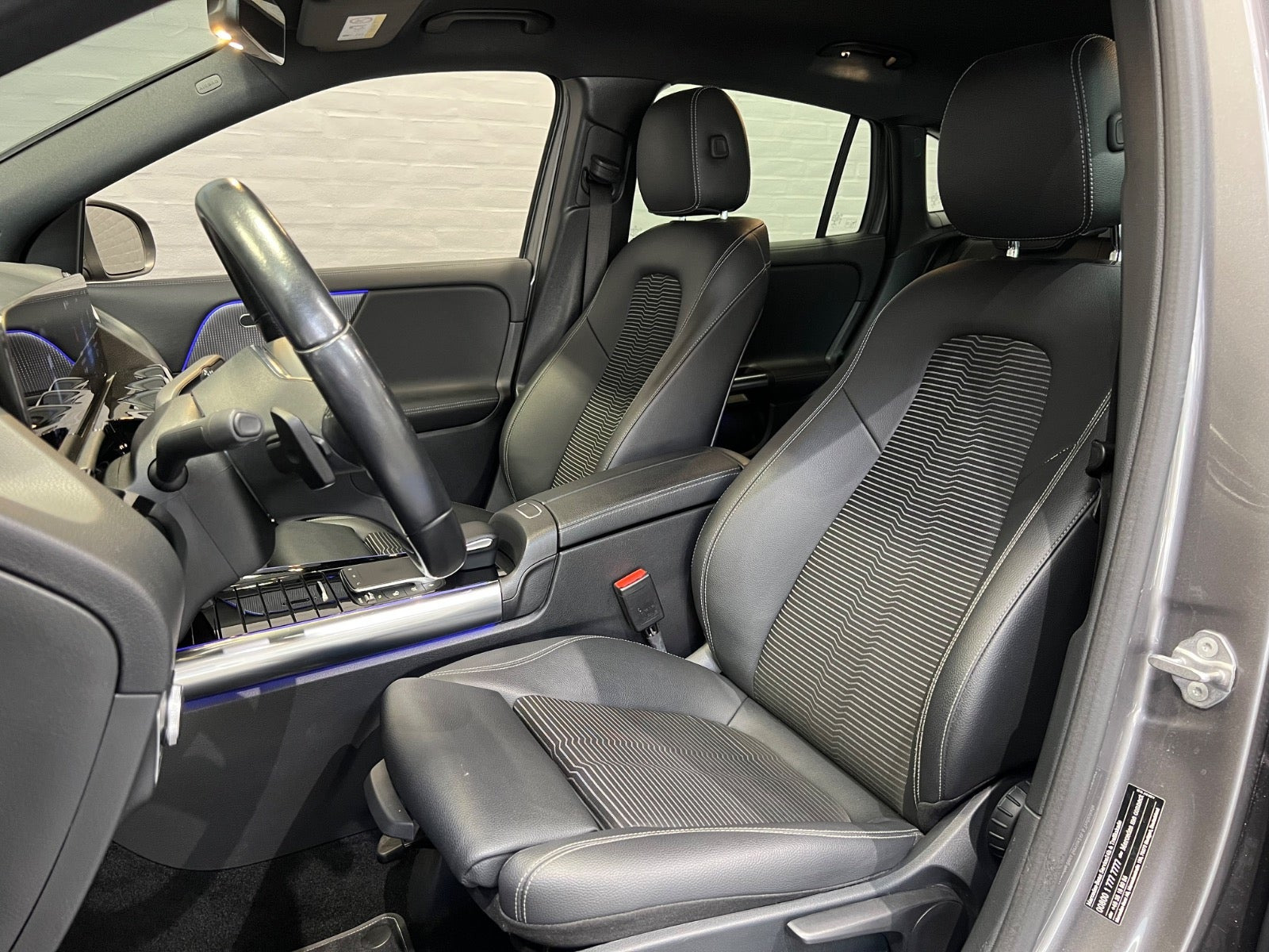 Grå Mercedes GLA200 d fra 2021