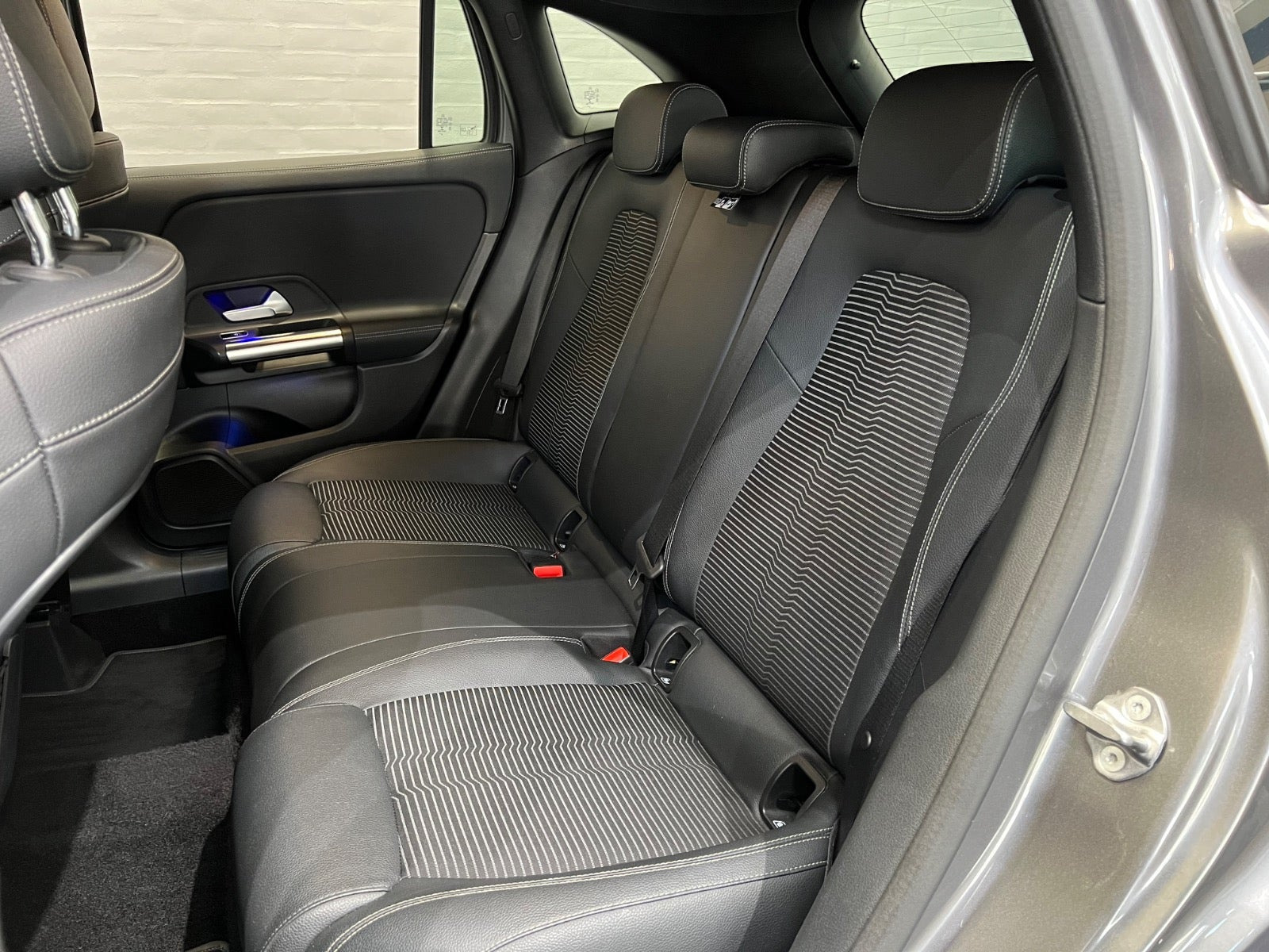 Grå Mercedes GLA200 d fra 2021
