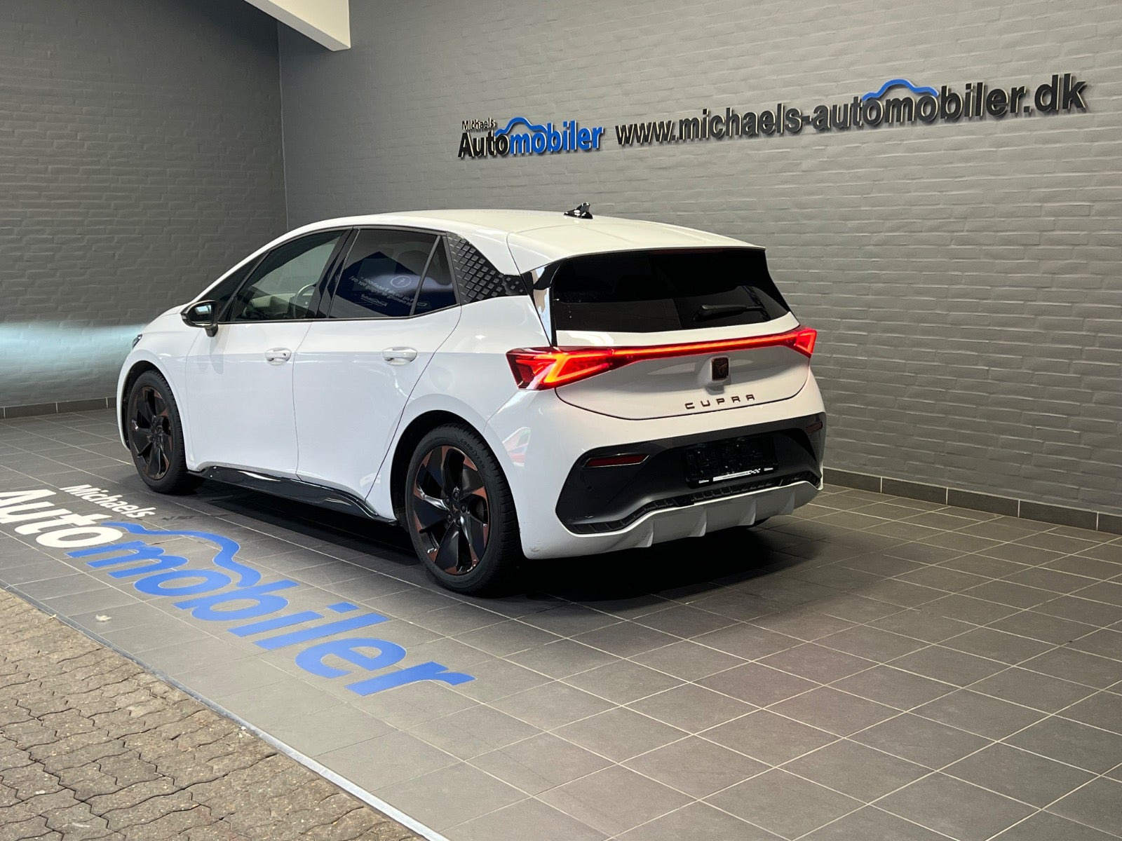 Hvid Cupra Born fra 2023