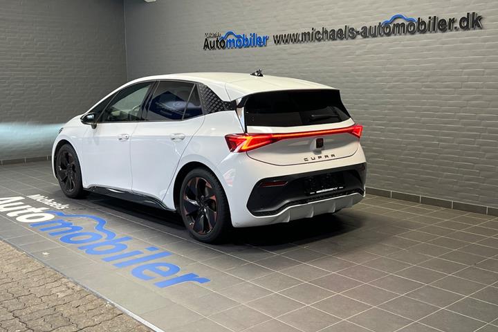Hvid Cupra Born fra 2023