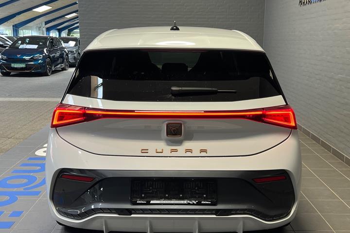 Hvid Cupra Born fra 2023