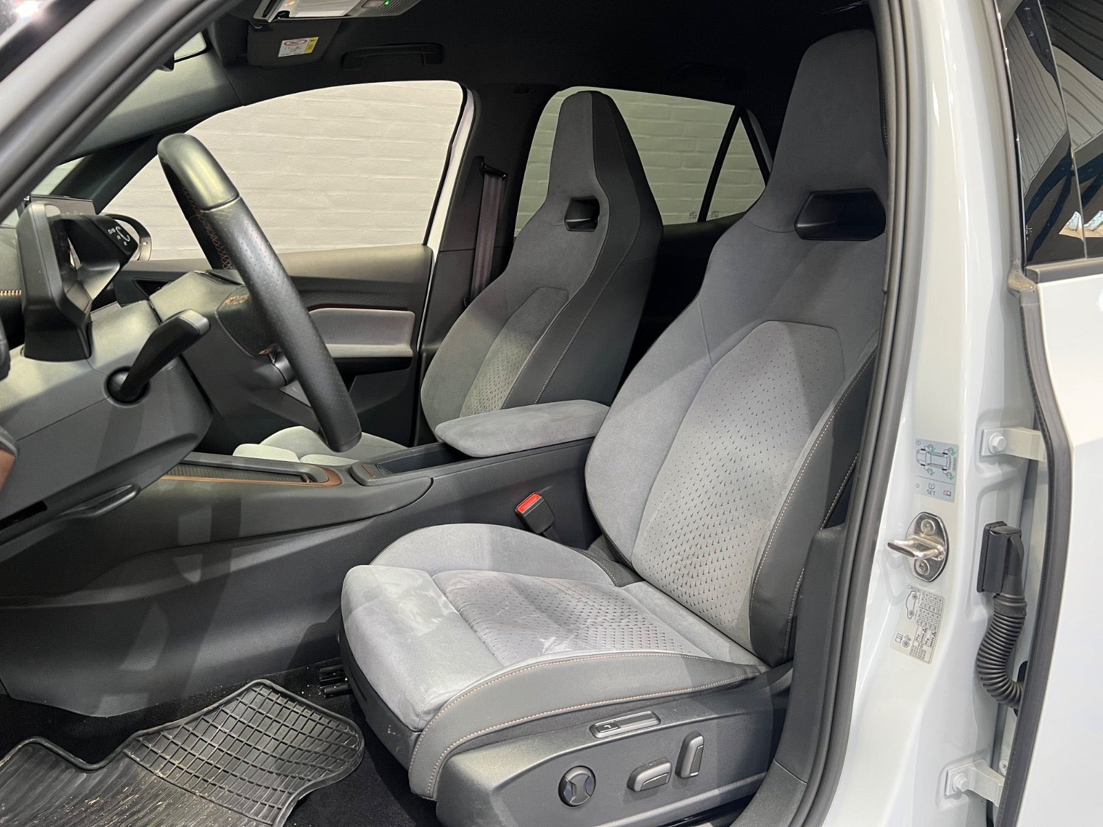 Hvid Cupra Born fra 2023