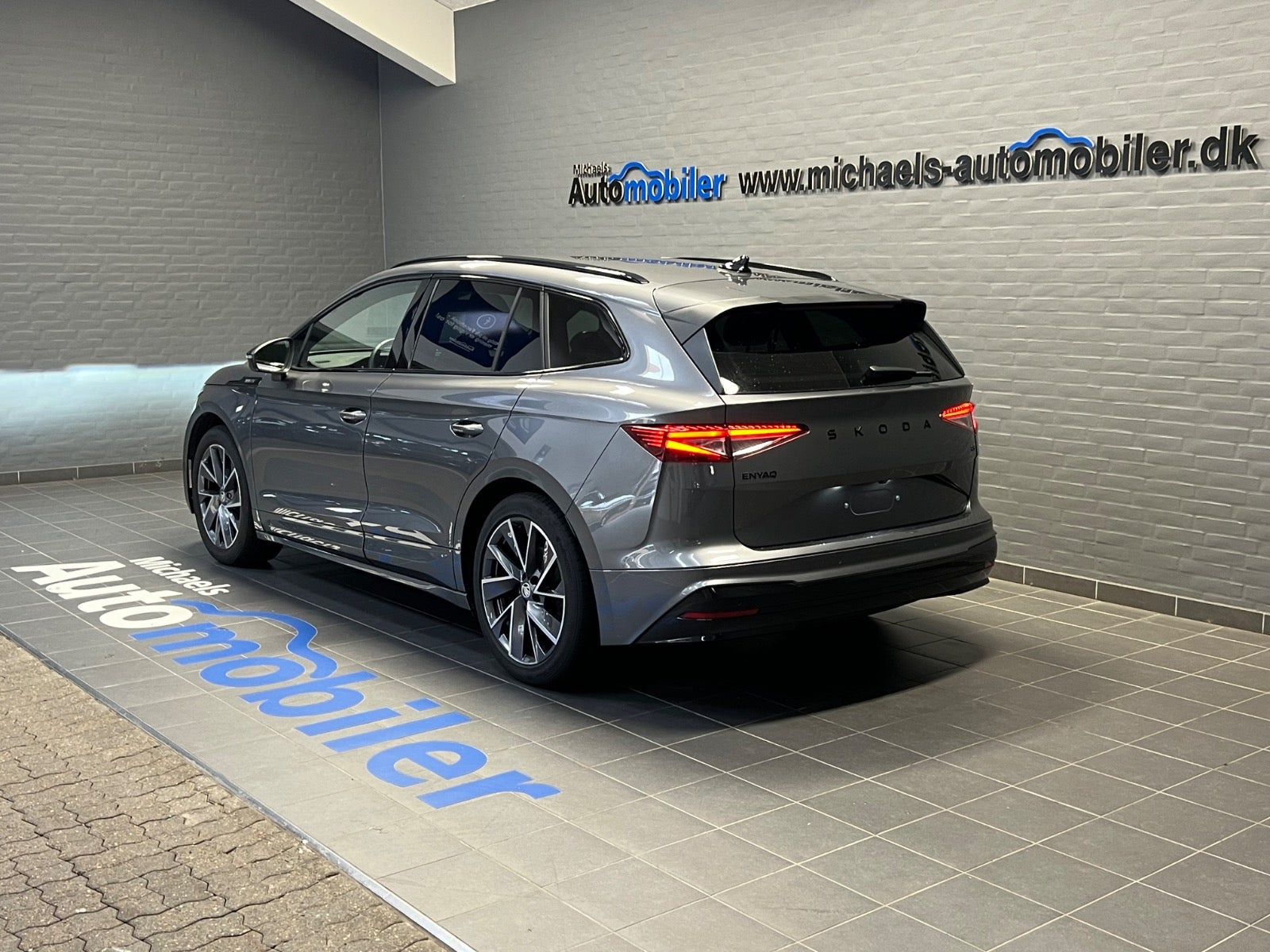 Grå Skoda Enyaq fra 2025
