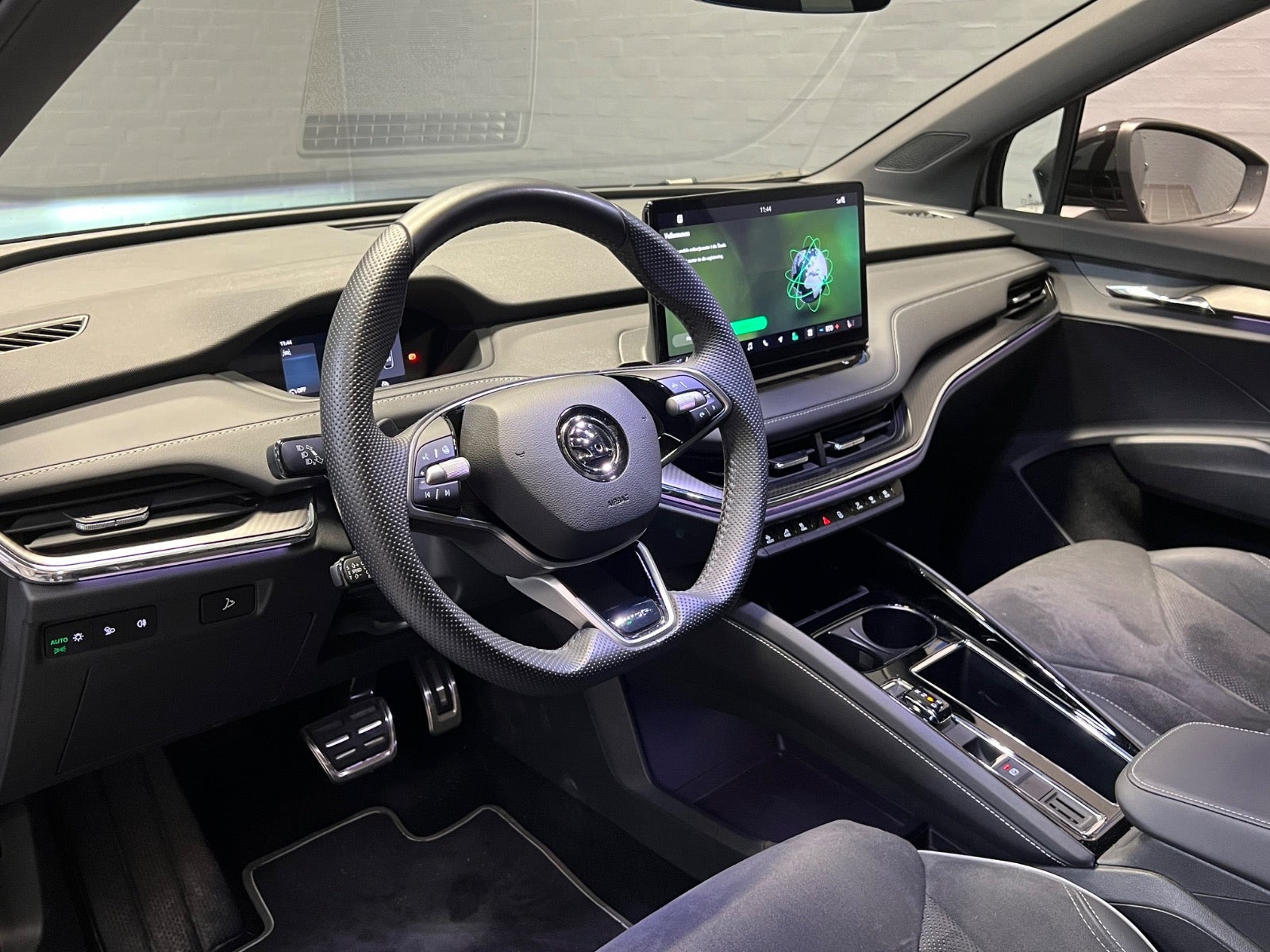 Grå Skoda Enyaq fra 2025