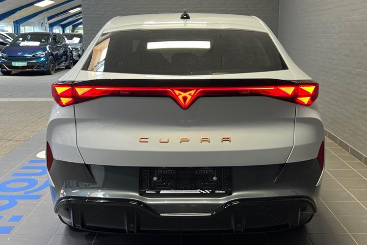 Hvid Cupra Tavascan fra 2024