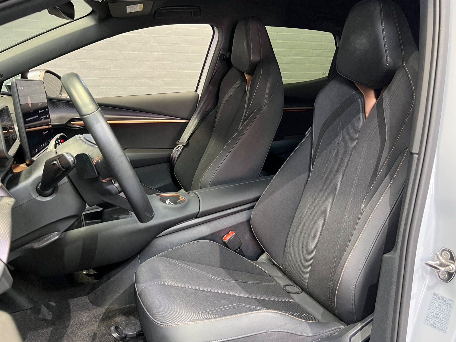 Hvid Cupra Tavascan fra 2024