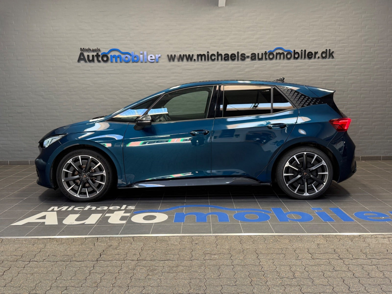 Blå Cupra Born fra 2024