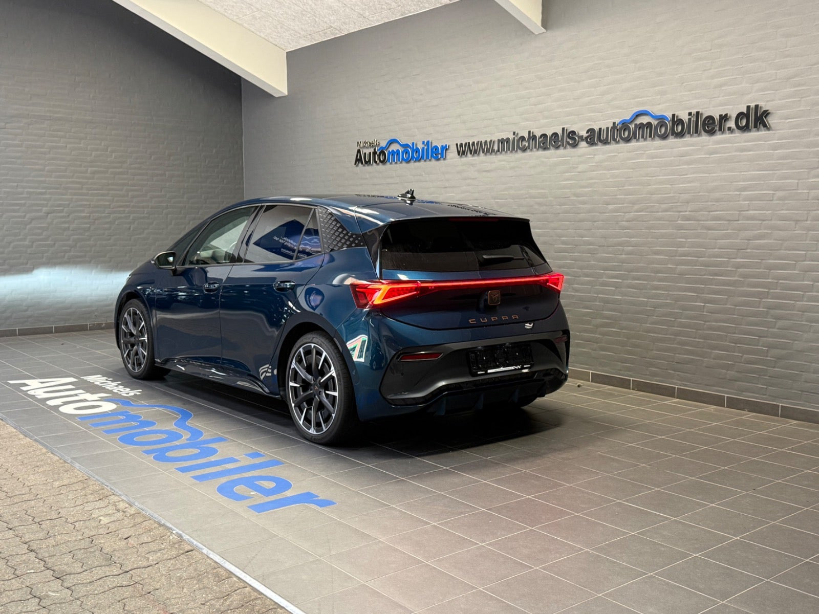 Blå Cupra Born fra 2024