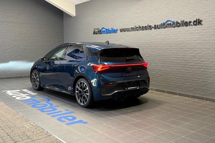 Blå Cupra Born fra 2024