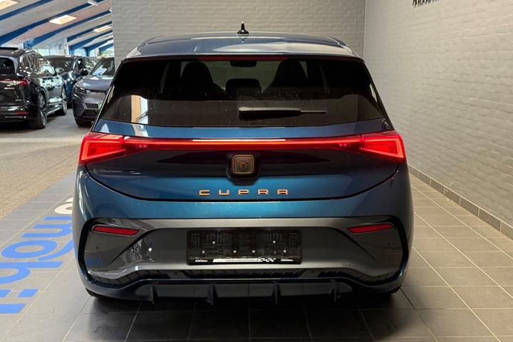 Blå Cupra Born fra 2024