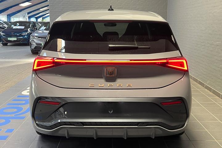 Grå Cupra Born fra 2024