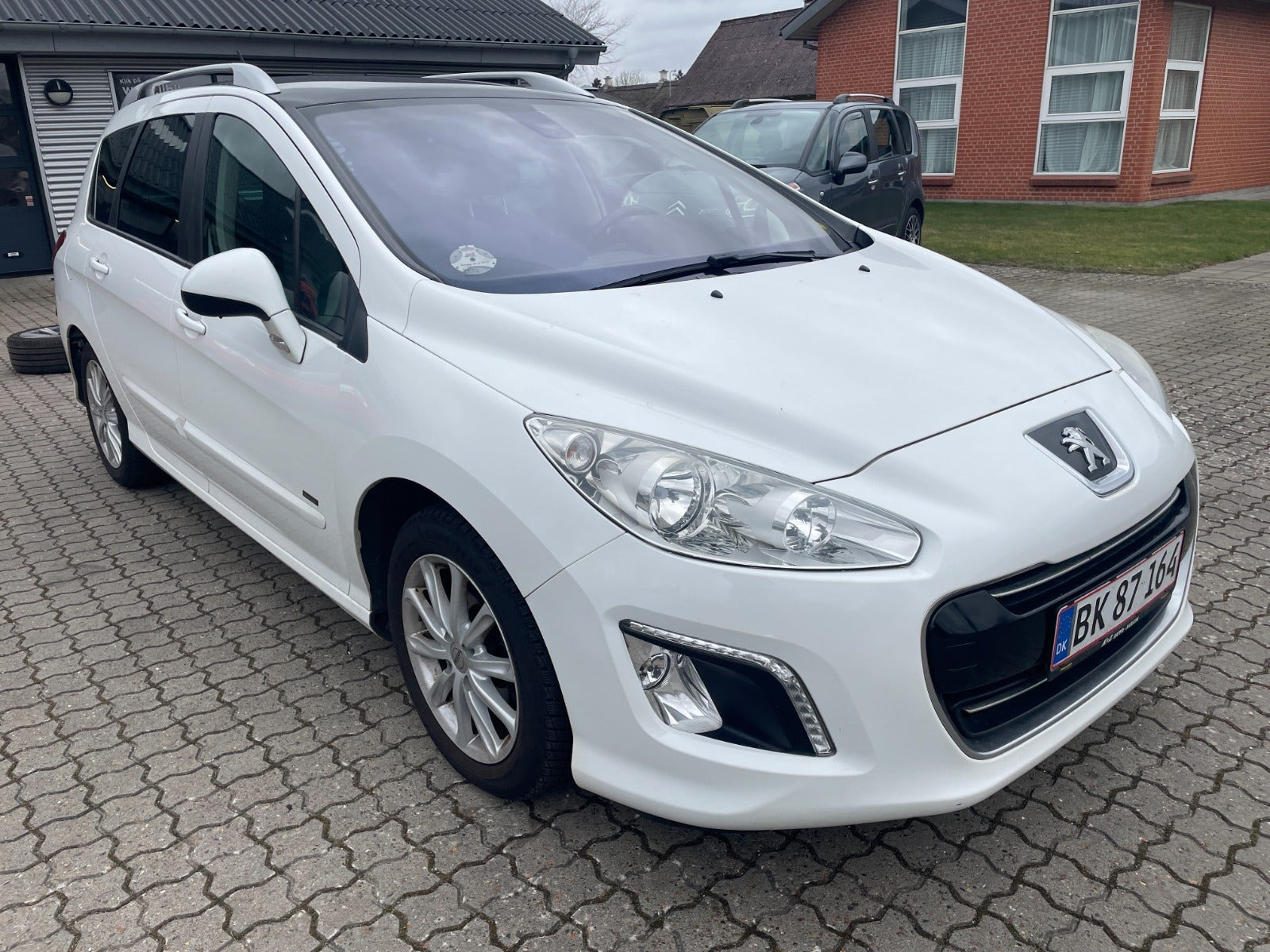 Hvid Peugeot 308 fra 2010