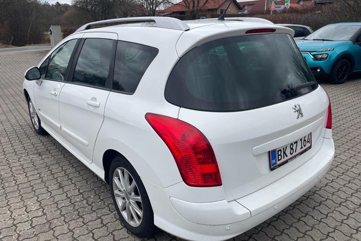 Hvid Peugeot 308 fra 2010