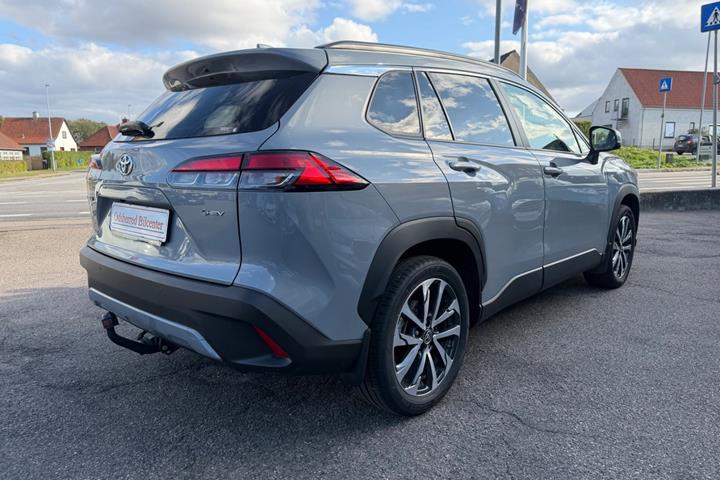 Grå Toyota Corolla Cross fra 2024