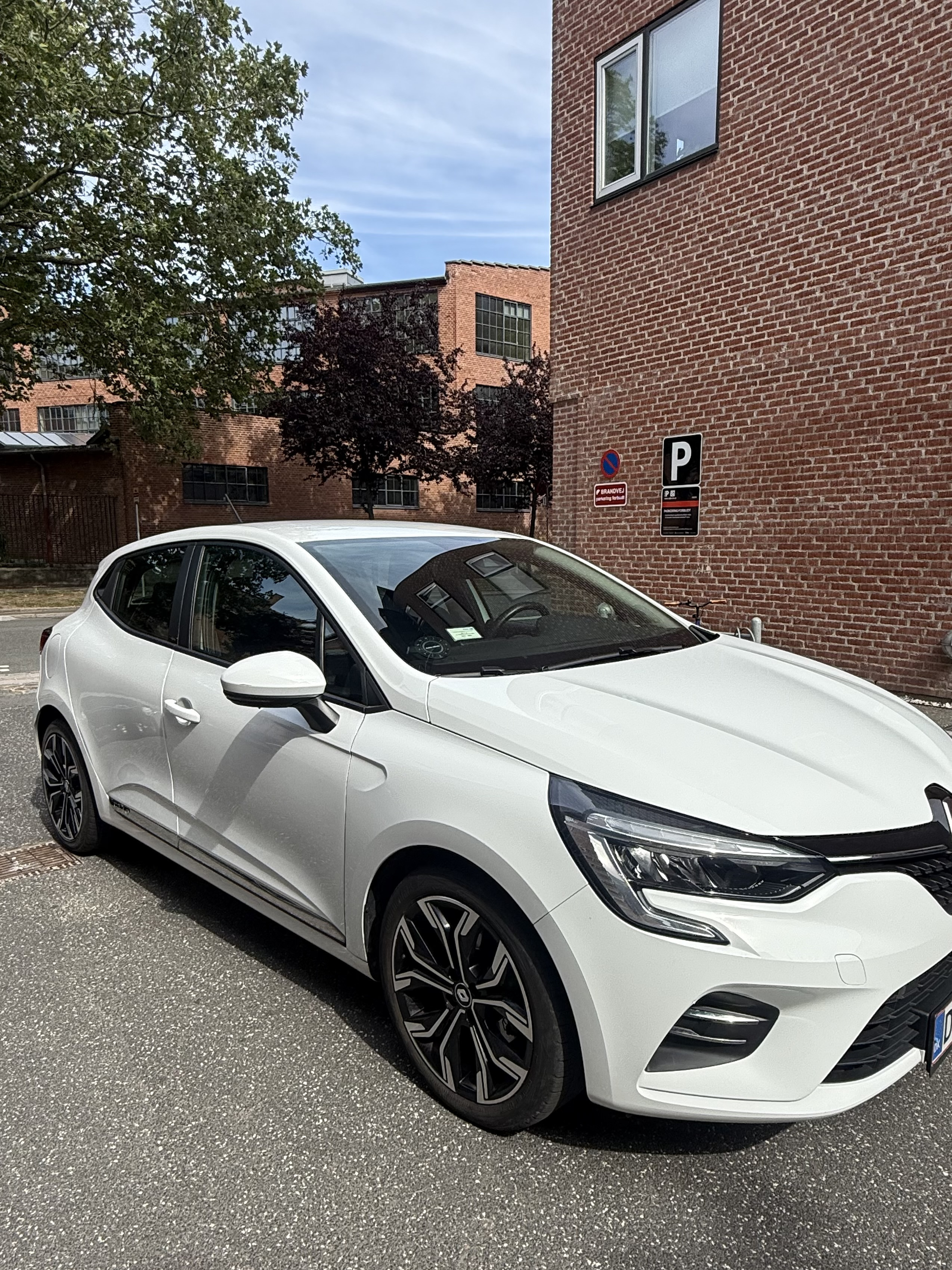 Hvid Renault Clio fra 2021