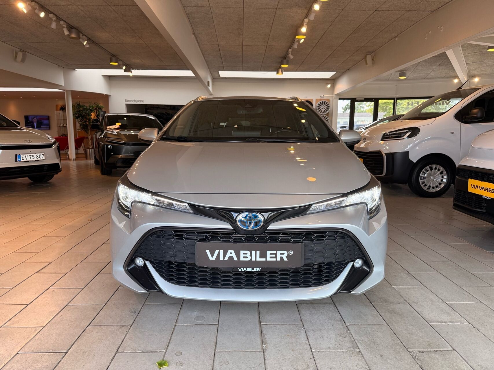Sølv Toyota Corolla fra 2019