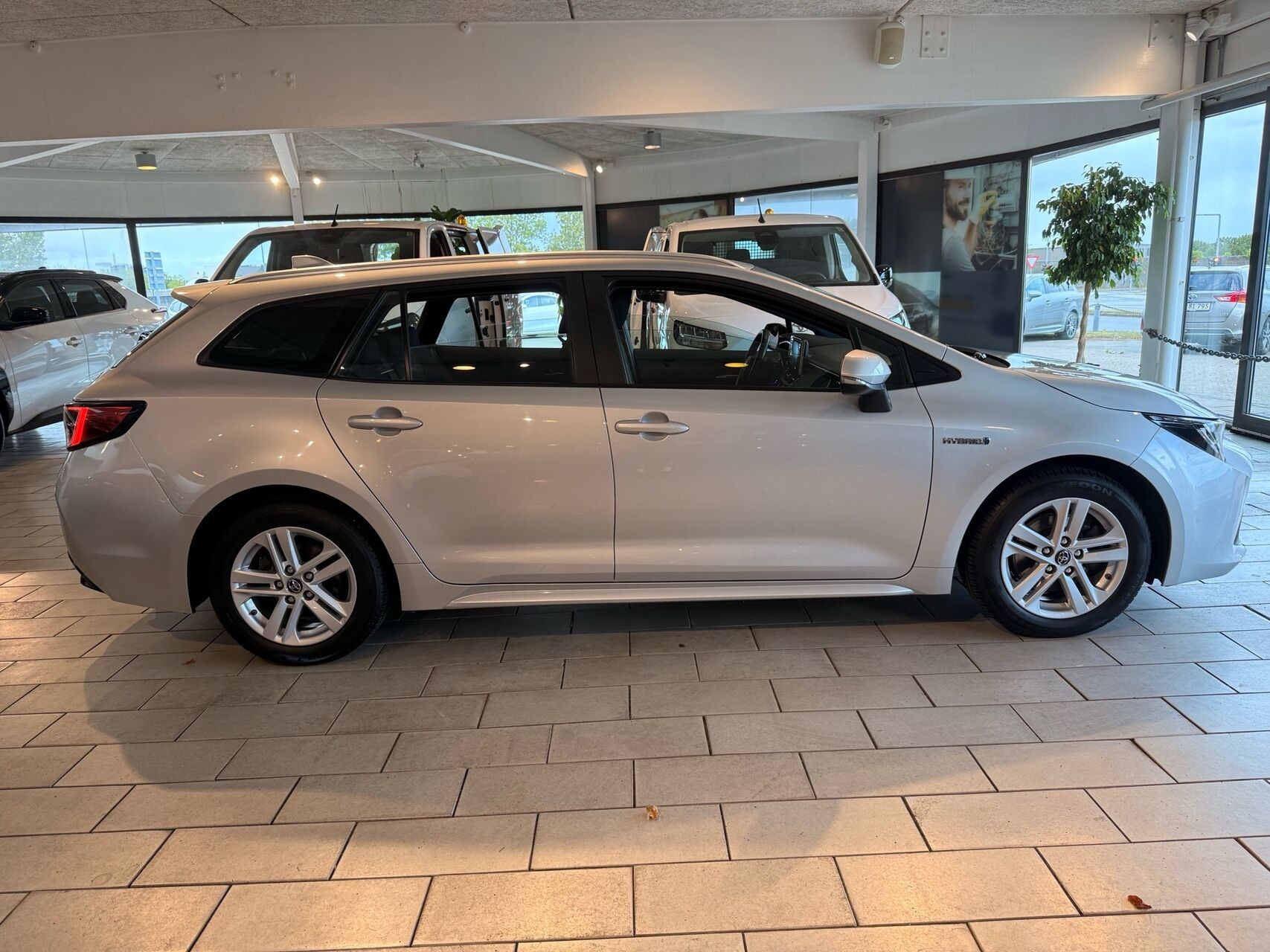 Sølv Toyota Corolla fra 2019