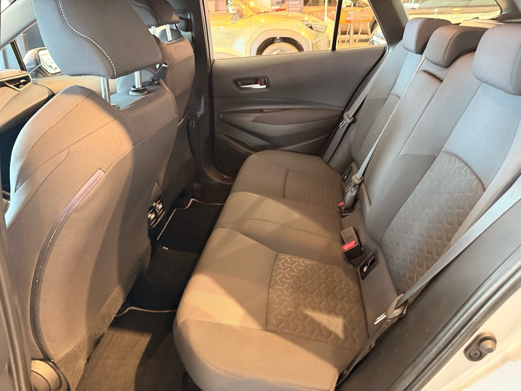 Sølv Toyota Corolla fra 2019