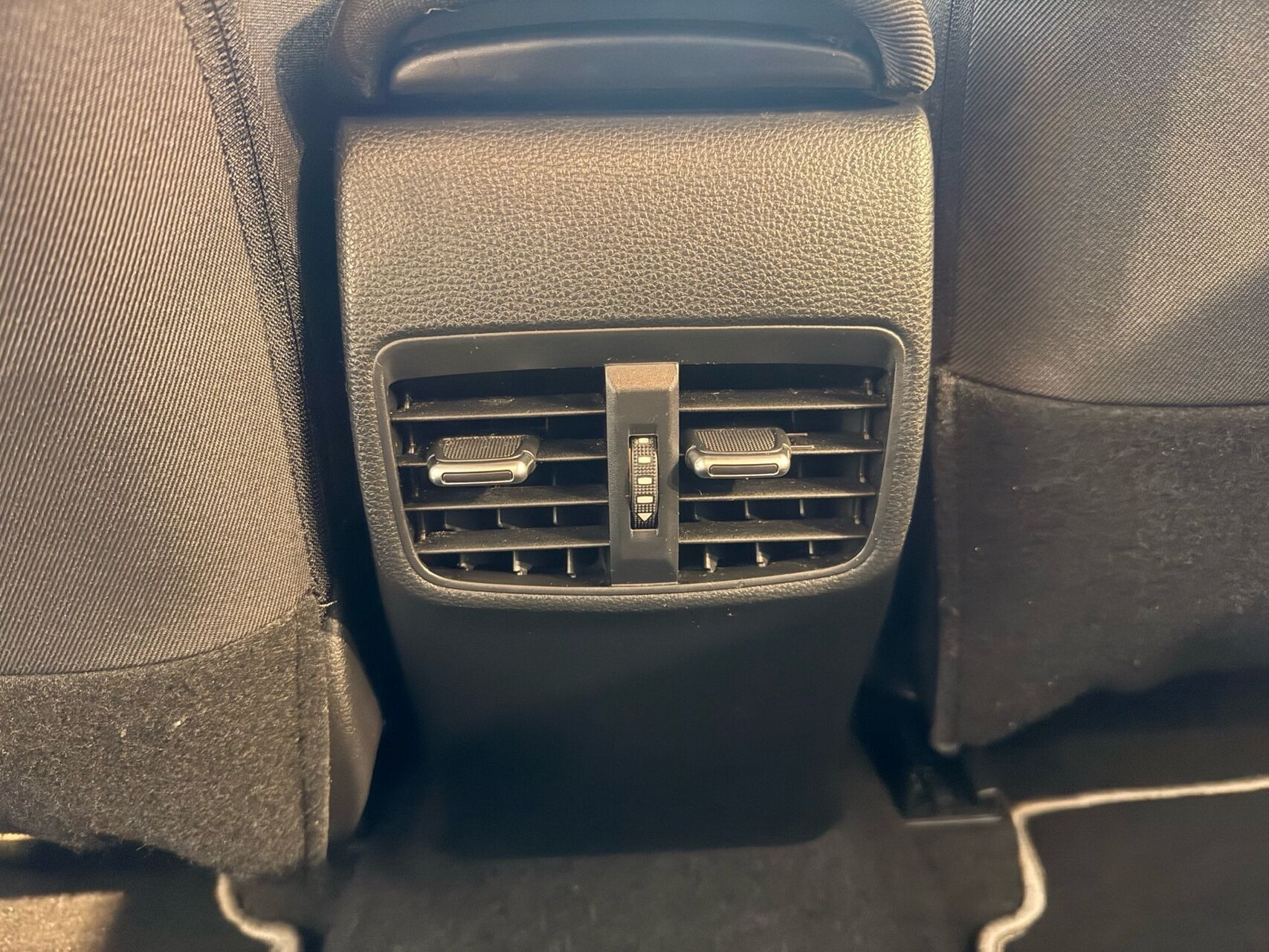 Sølv Toyota Corolla fra 2019