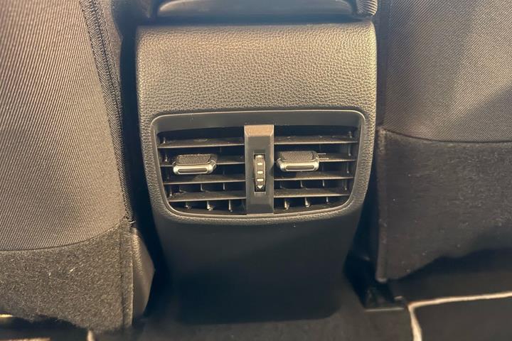 Sølv Toyota Corolla fra 2019
