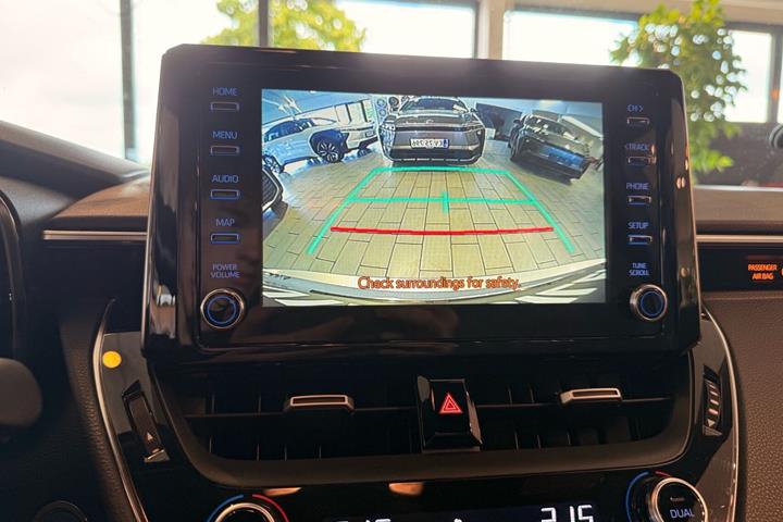 Sølv Toyota Corolla fra 2019