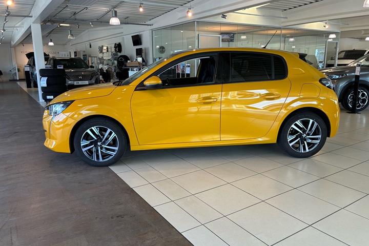 Gul Peugeot 208 fra 2020