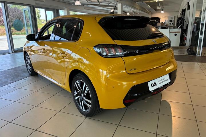 Gul Peugeot 208 fra 2020