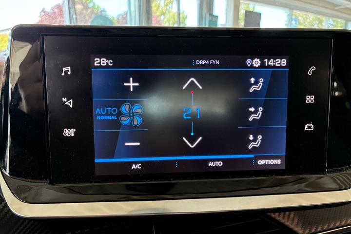 Gul Peugeot 208 fra 2020