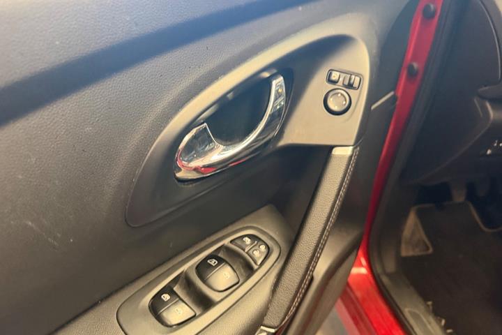 Rød Renault Kadjar fra 2016