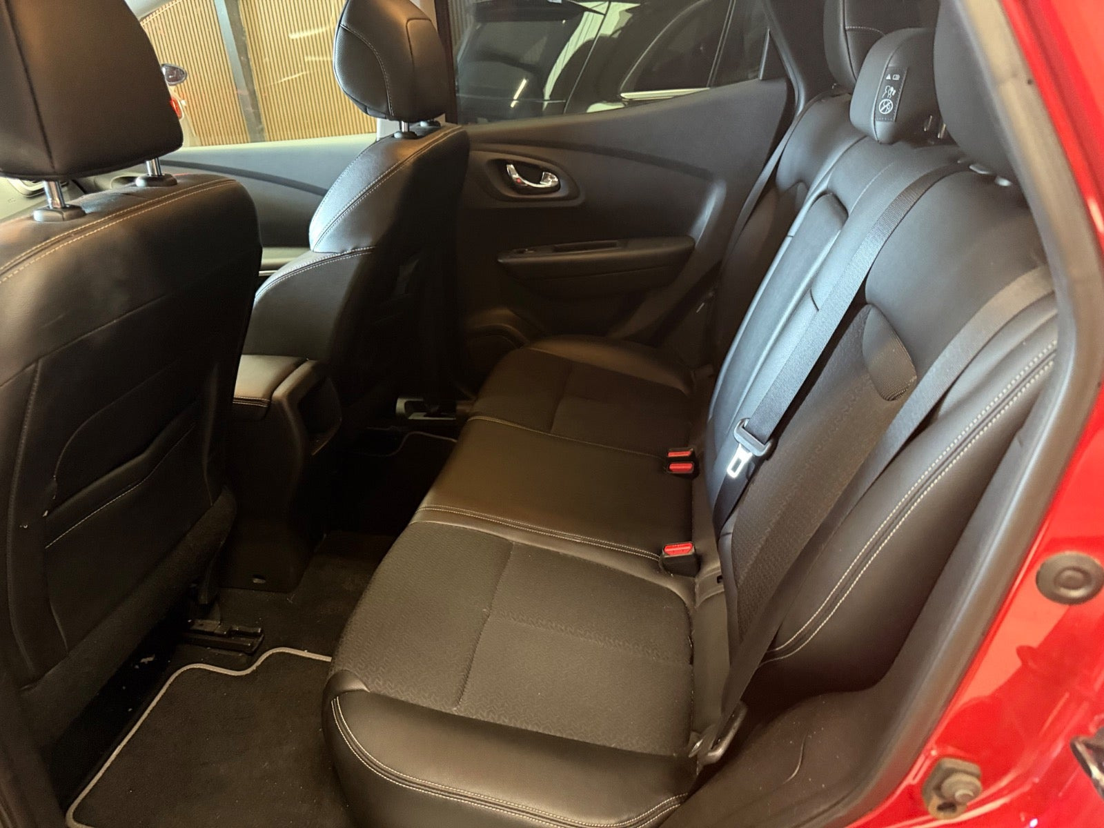 Rød Renault Kadjar fra 2016