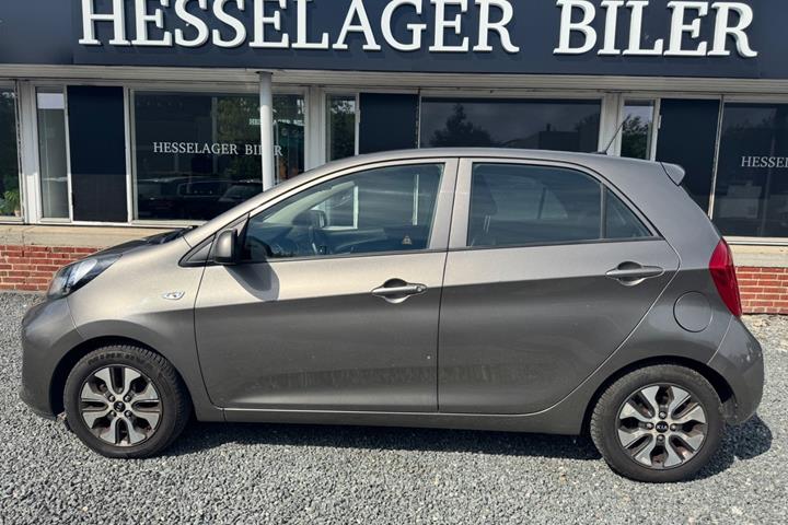 Beige Kia Picanto fra 2017
