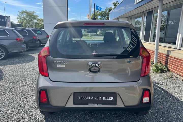 Beige Kia Picanto fra 2017