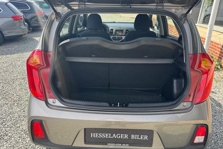 Beige Kia Picanto fra 2017