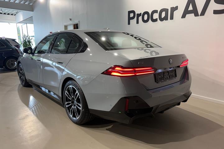 undefined BMW i5 fra 2025