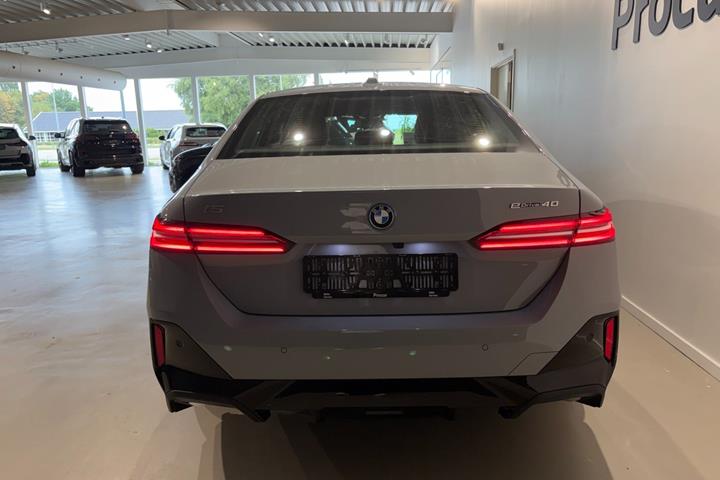 undefined BMW i5 fra 2025