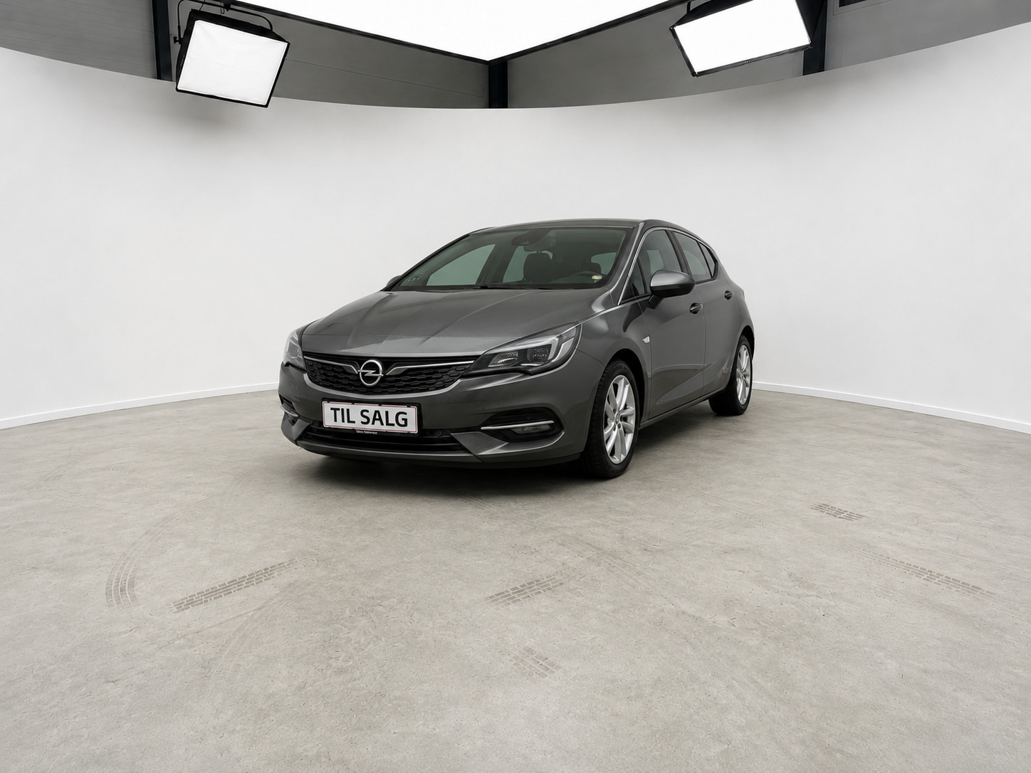 Sort Opel Astra fra 2020