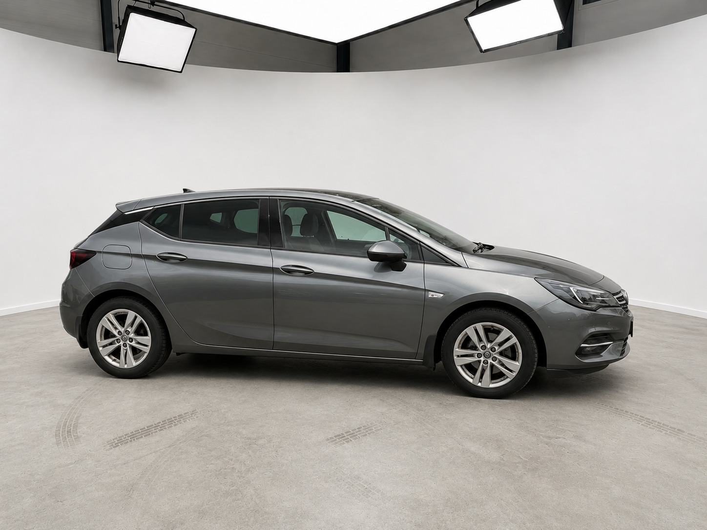 Sort Opel Astra fra 2020