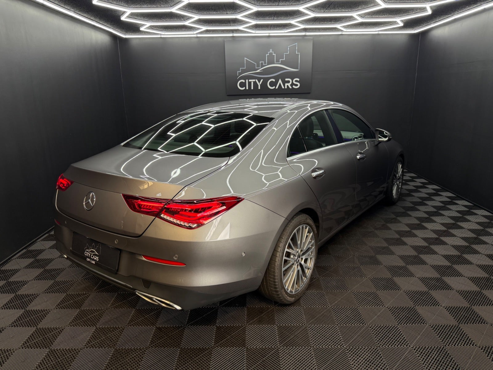 Grå Mercedes CLA200 fra 2019