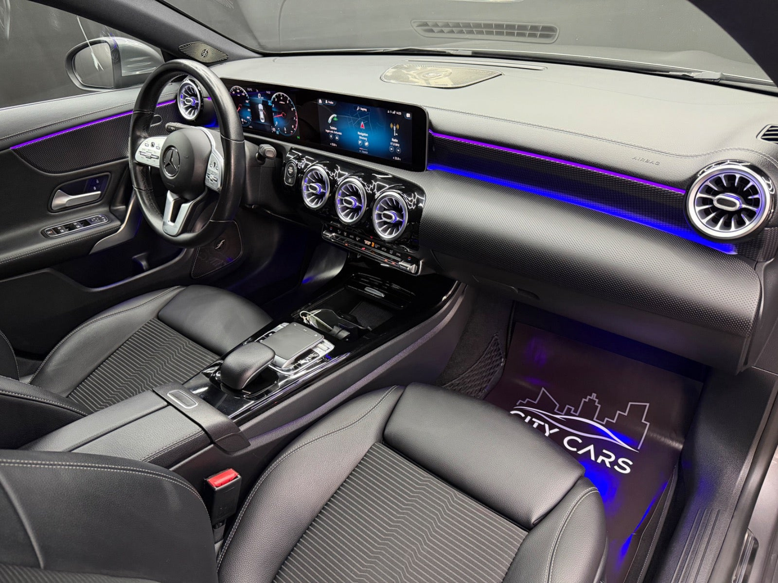 Grå Mercedes CLA200 fra 2019