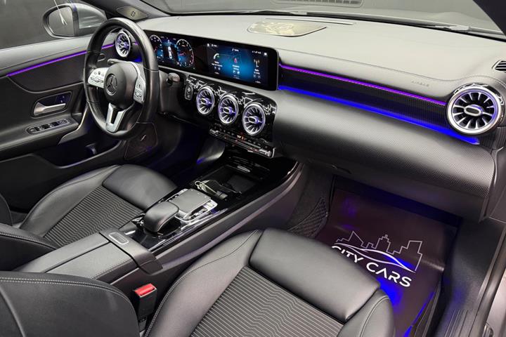 Grå Mercedes CLA200 fra 2019