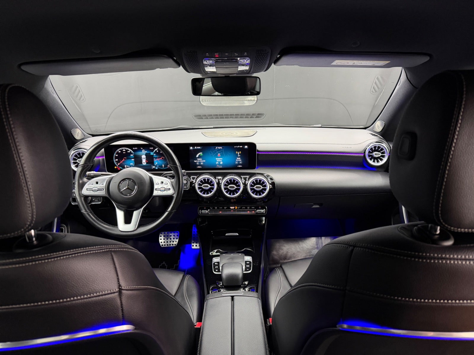 Grå Mercedes CLA200 fra 2019