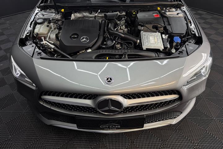 Grå Mercedes CLA200 fra 2019