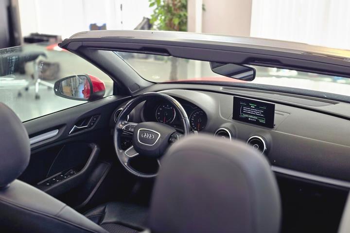 Rød Audi A3 fra 2016