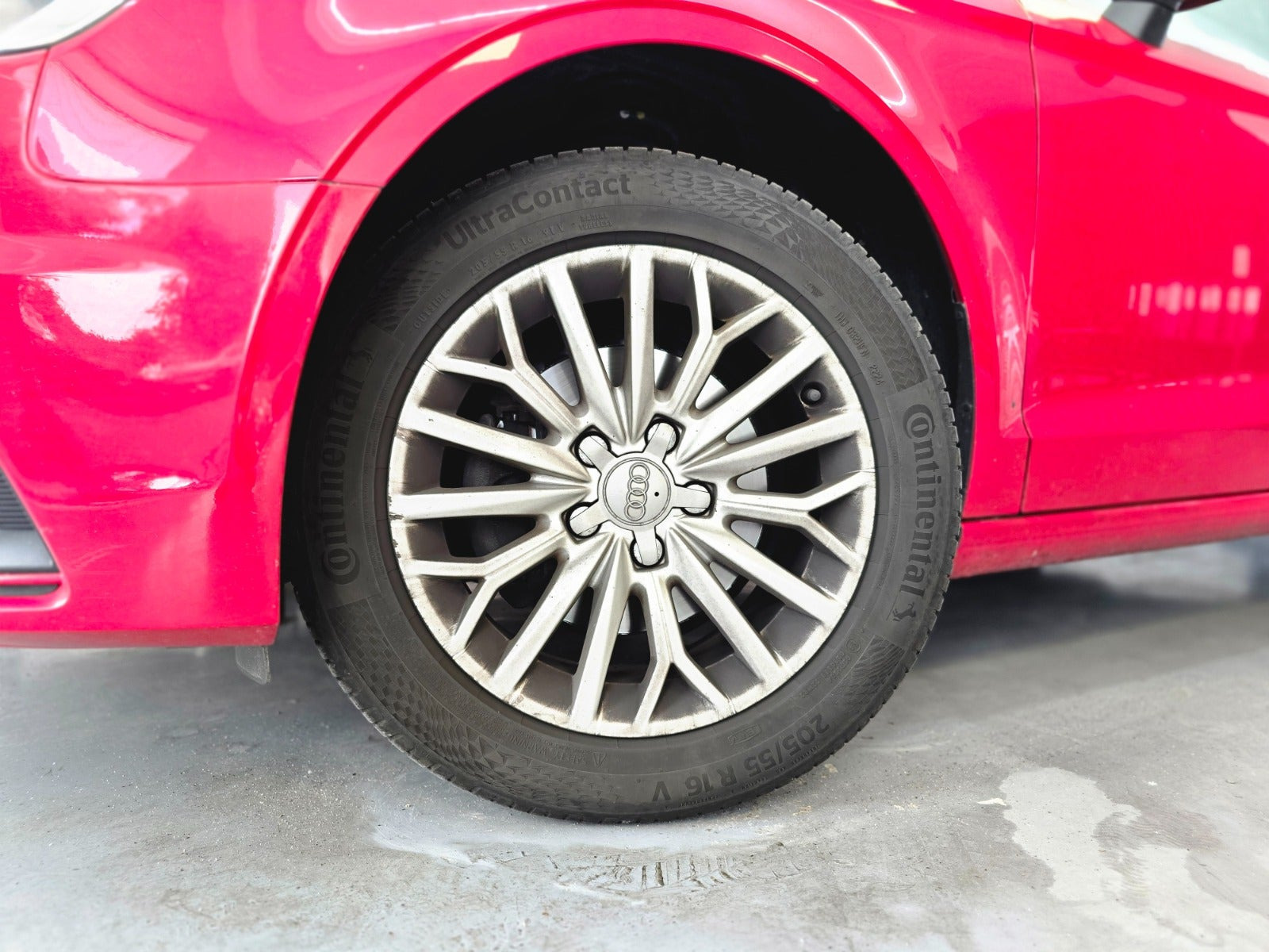 Rød Audi A3 fra 2016