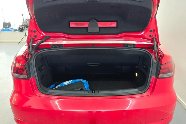 Rød Audi A3 fra 2016