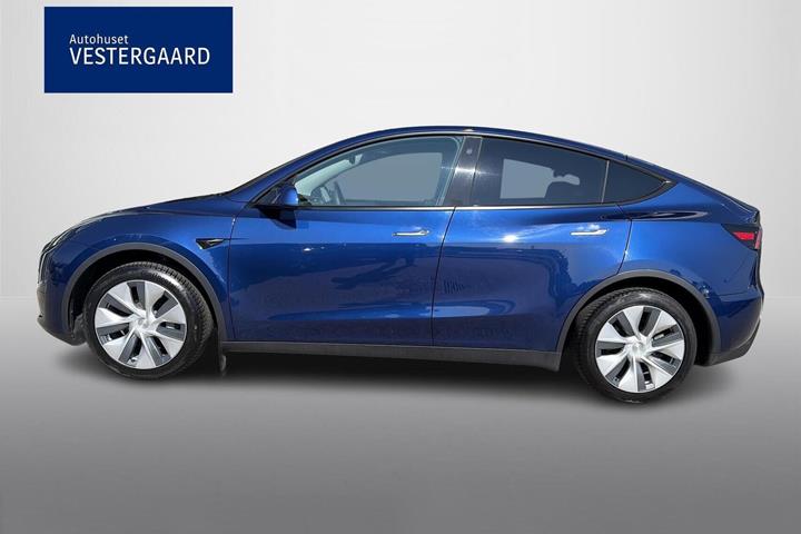 Blå Tesla Model Y fra 2023
