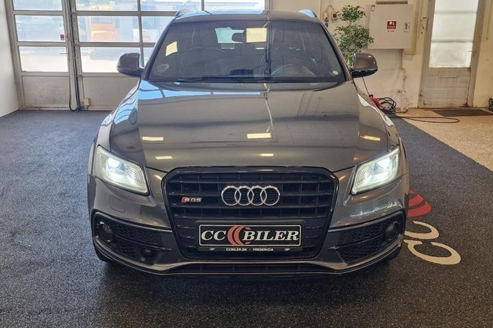 Grå Audi SQ5 fra 2016