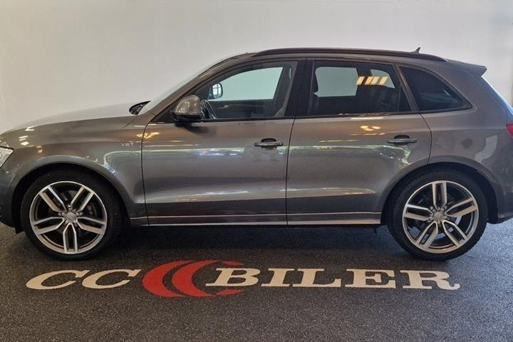 Grå Audi SQ5 fra 2016