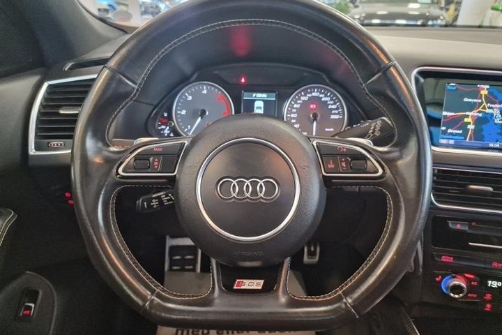 Grå Audi SQ5 fra 2016